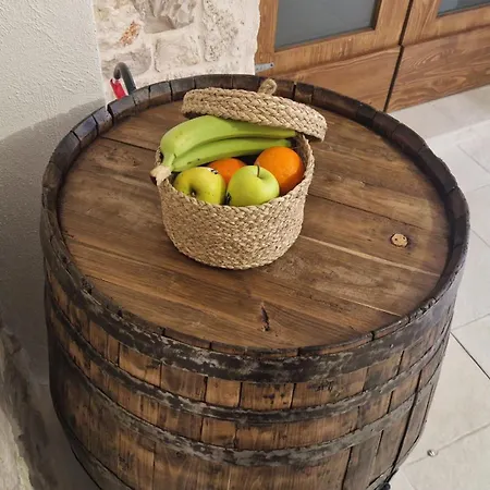 לינה וארוחת בוקר Epoca 3*